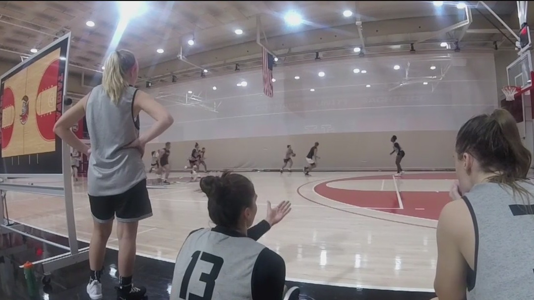 UT women seek 8th-straight win